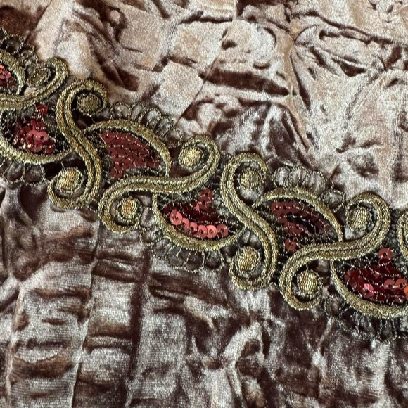 Vintage 90s 2000s green crushed velvet skirt, fairy boho vibe - Picture 3 of 9